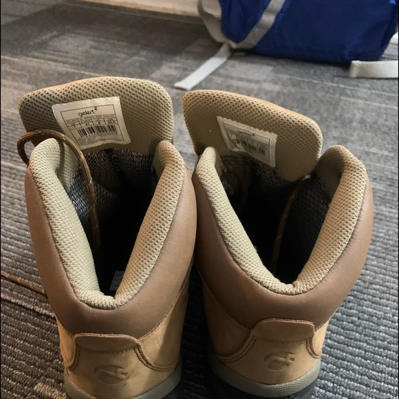 Thé new boots never used - Picture 2 of 4